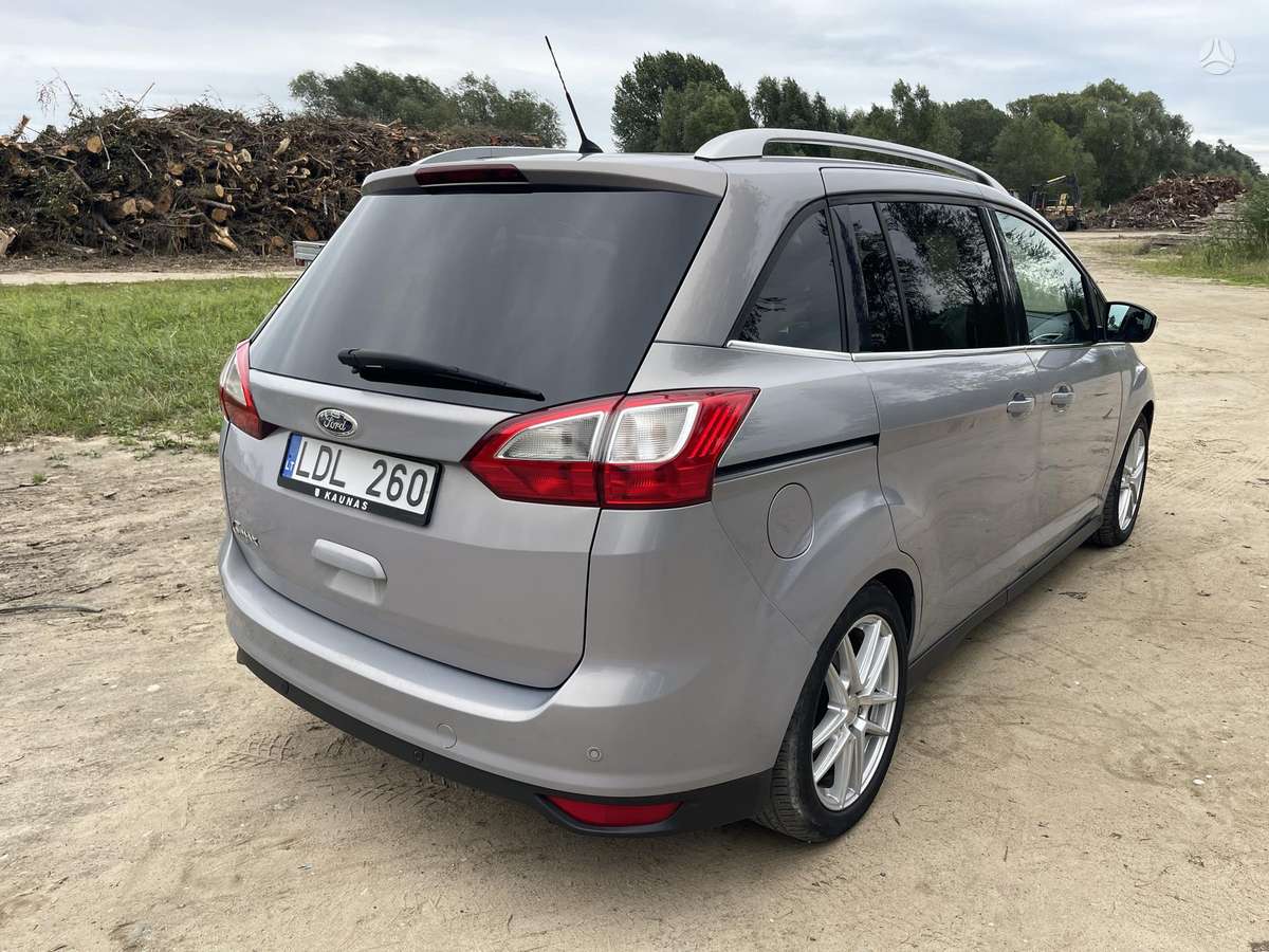 Ford Grand 2011 — photo 13