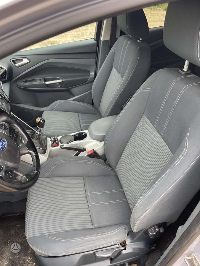 Ford Grand 2011 — photo 18