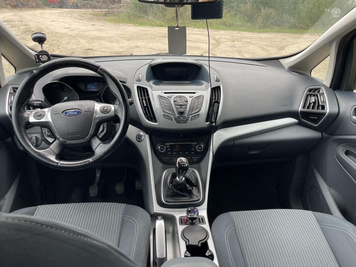 Ford Grand 2011 — photo 25