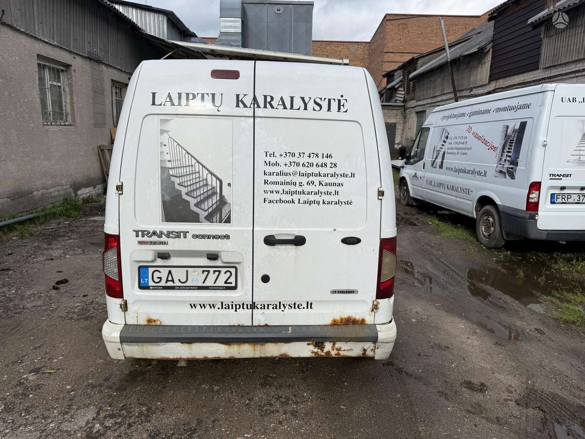 Ford Transit 2012 — вигляд ззаду