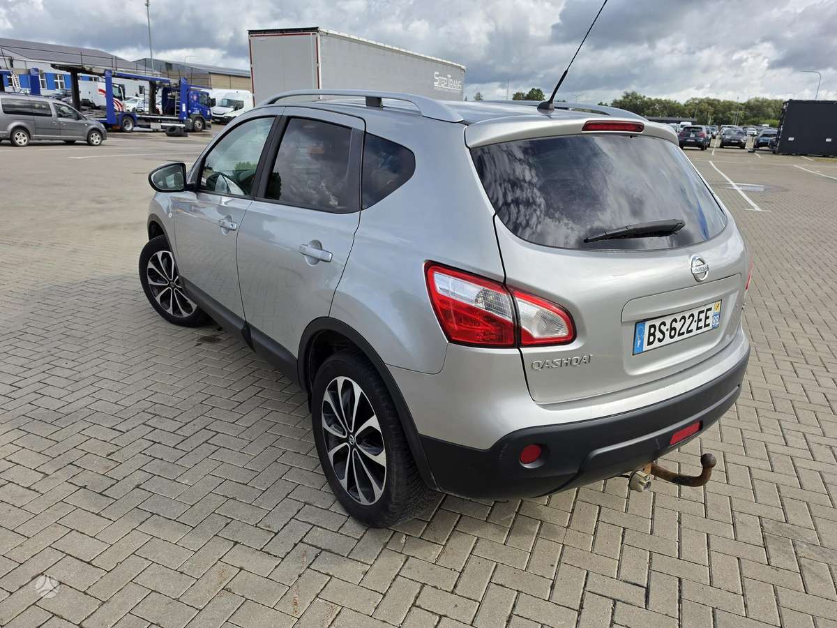 Nissan Qashqai 2011 — engine 1995 cm³, 150 HP (110kW)