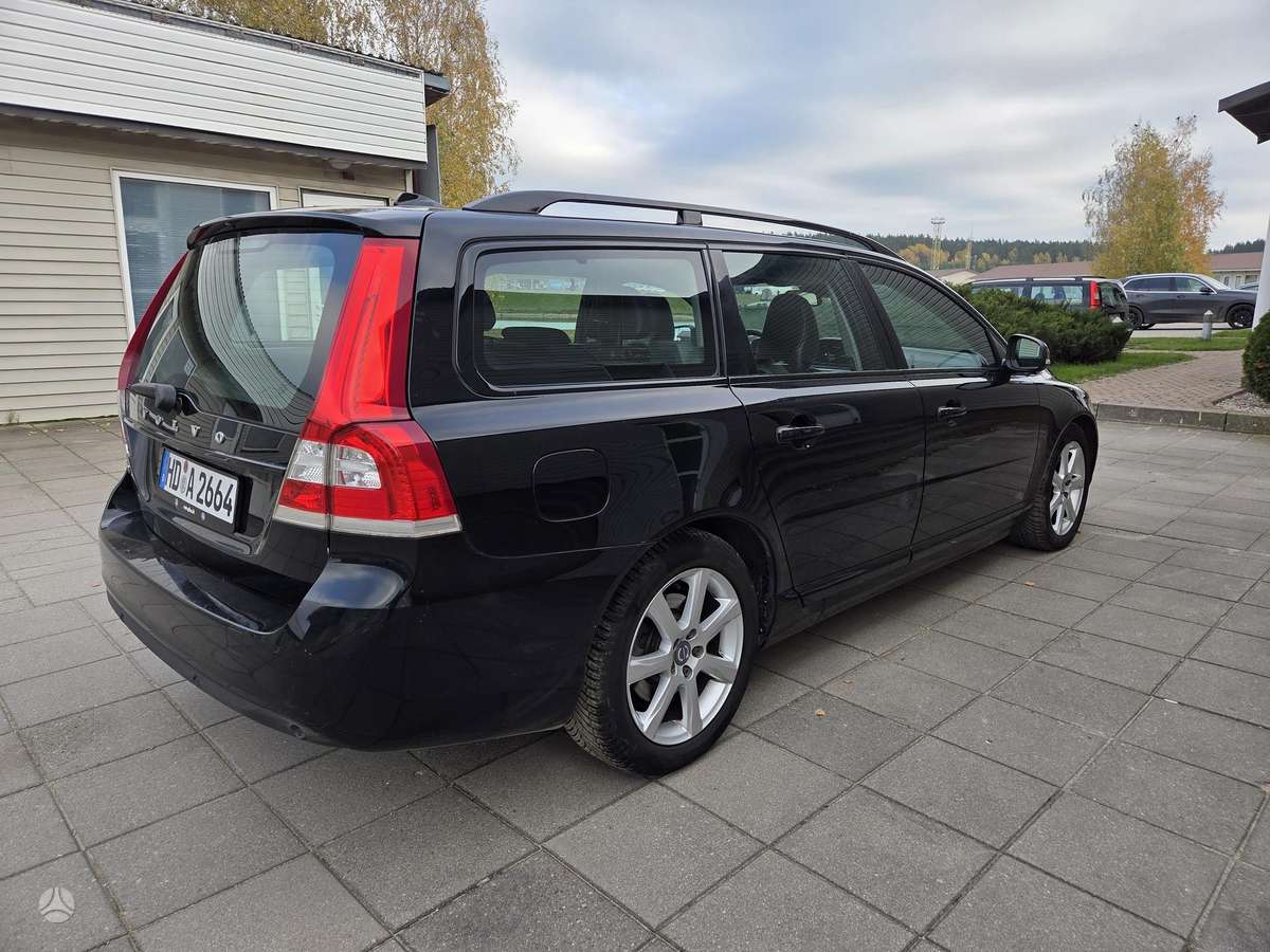 Volvo V70 2015 — engine 1969 cm³, 120 HP (88kW)