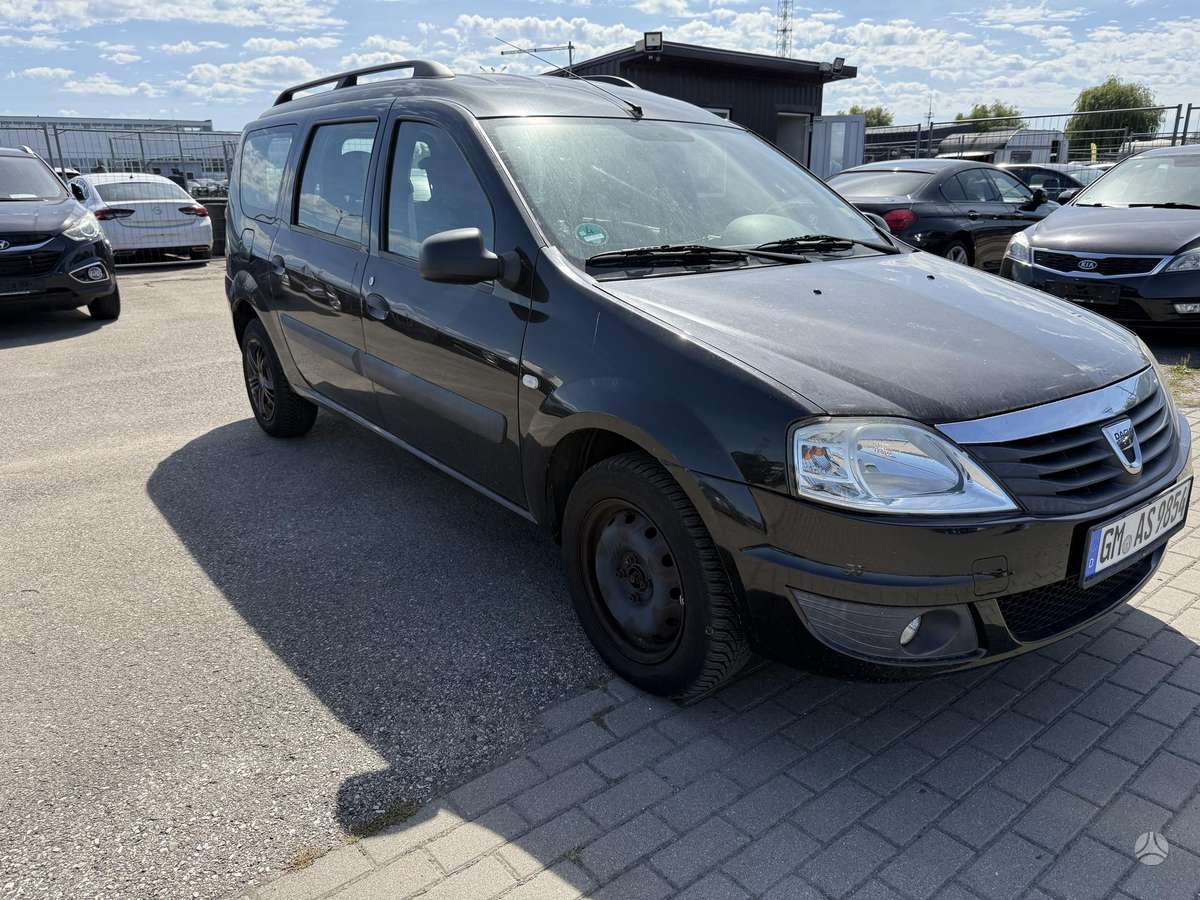 Dacia Logan 2012 — салон