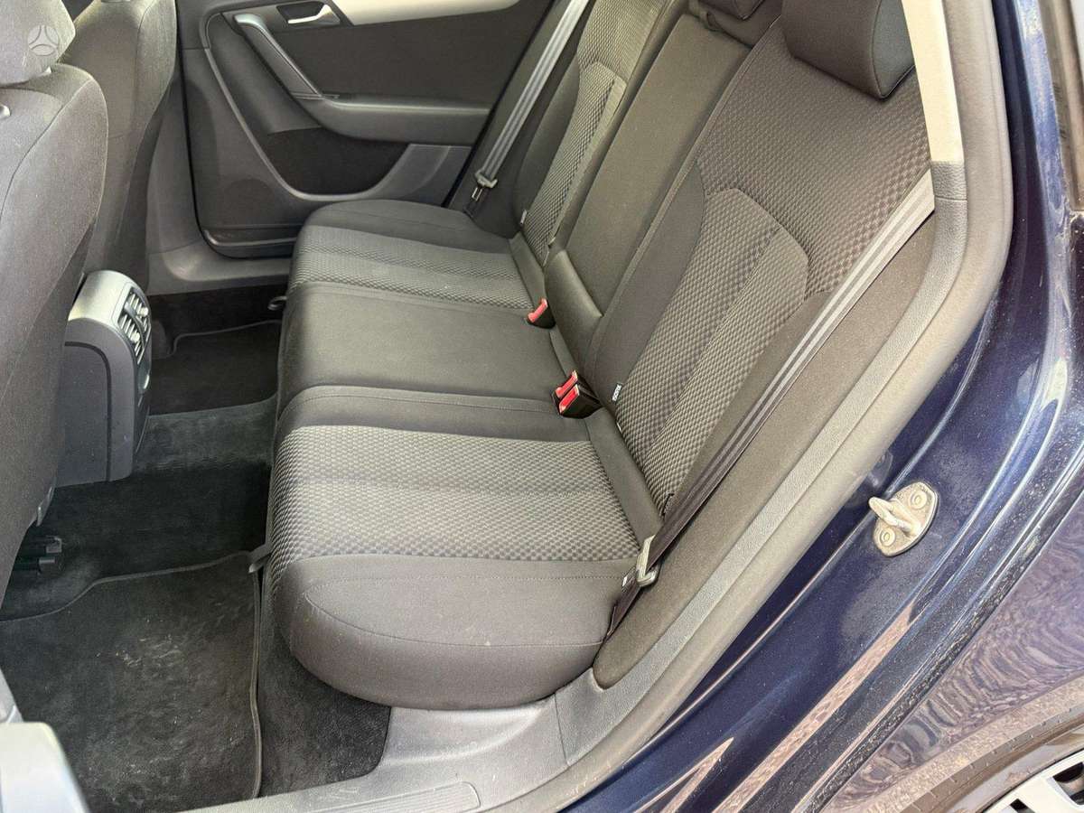 Volkswagen Passat 2011 — photo 15