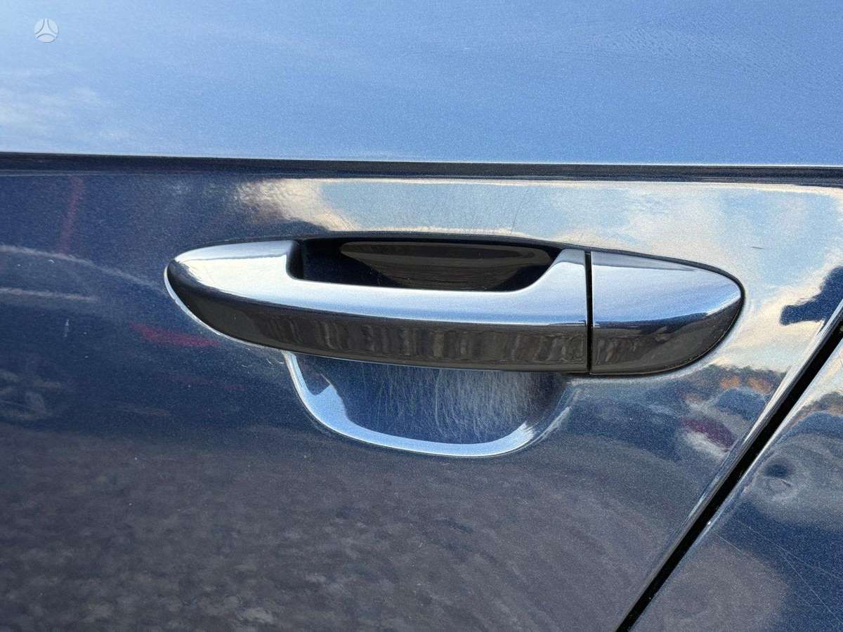 Volkswagen Passat 2011 — photo 21