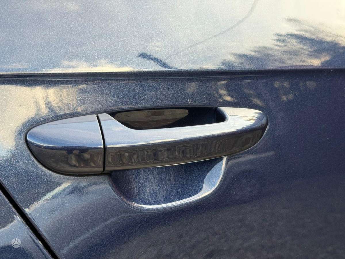 Volkswagen Passat 2011 — photo 30