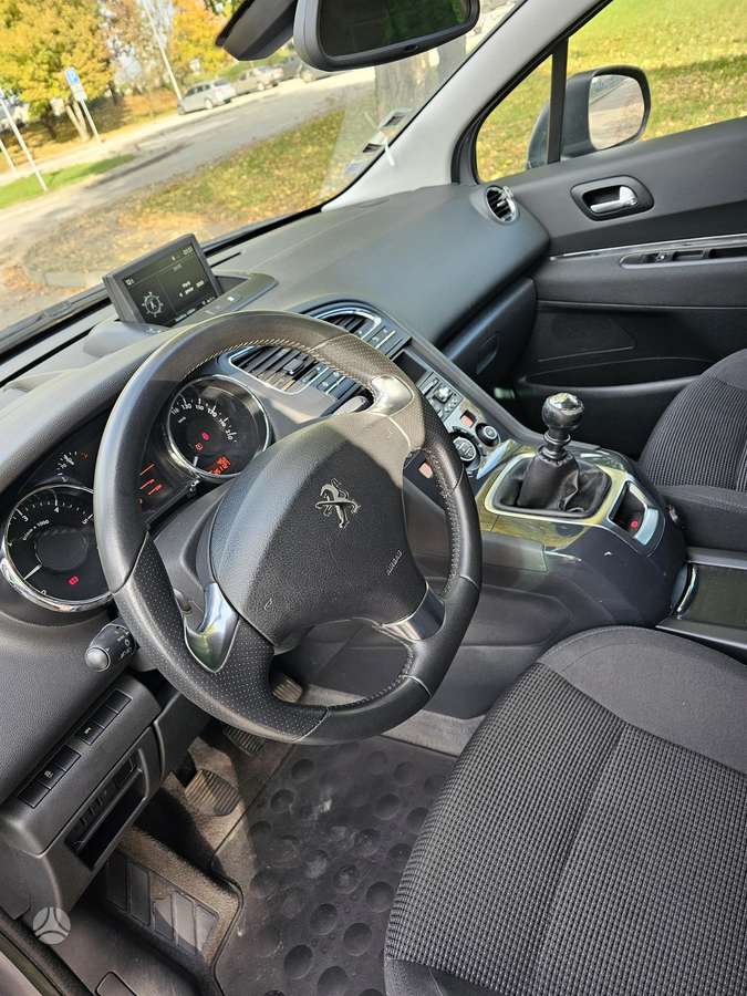 Peugeot 5008 2014 — photo 11