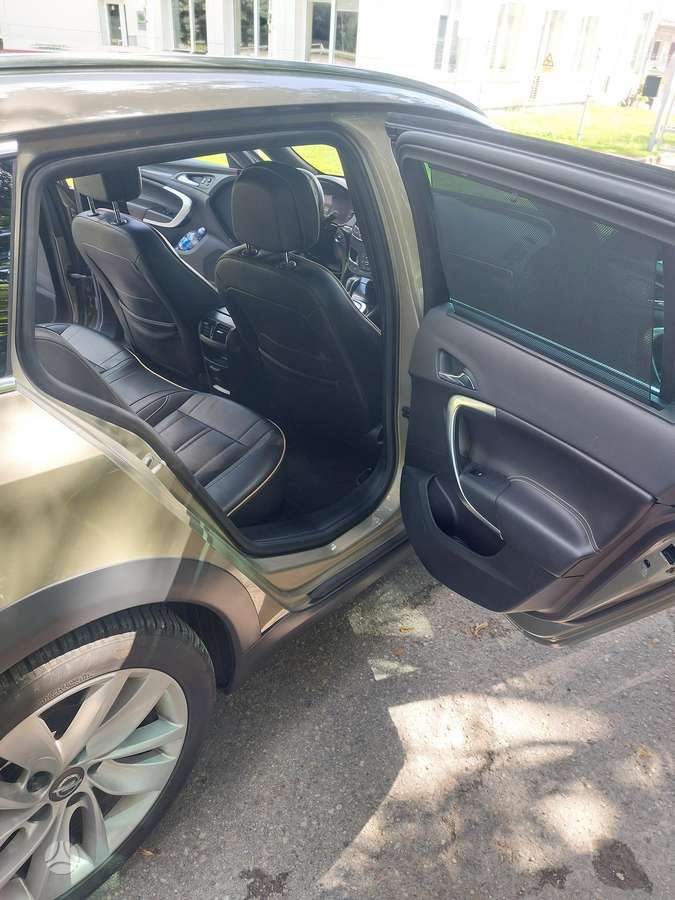 Opel Insignia 2014 — photo 11