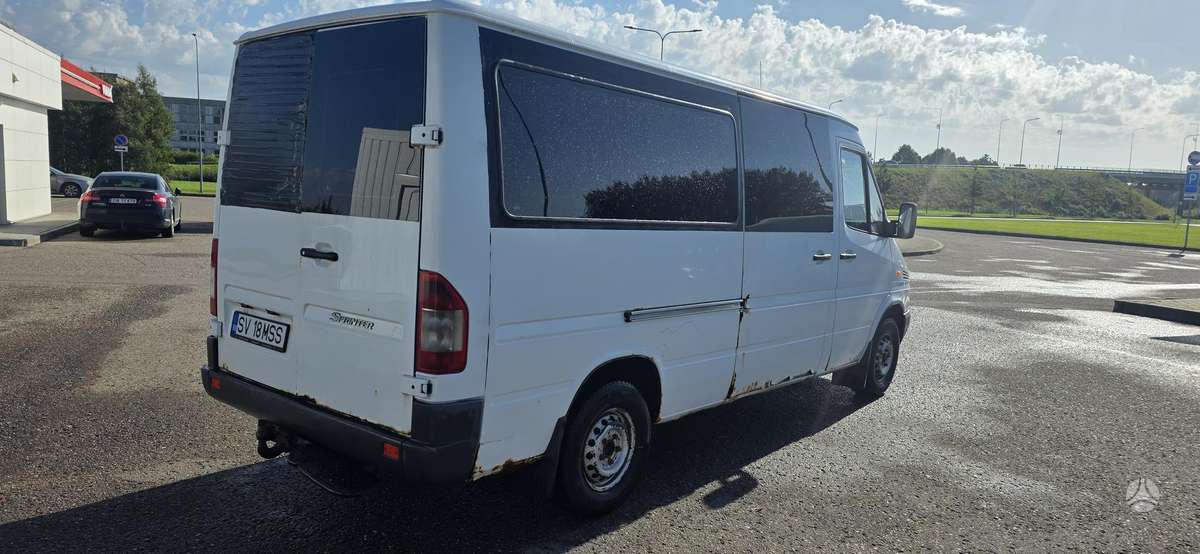 Mercedes-Benz Sprinter 2004 — engine 2700 cm³, 156 HP (115kW)