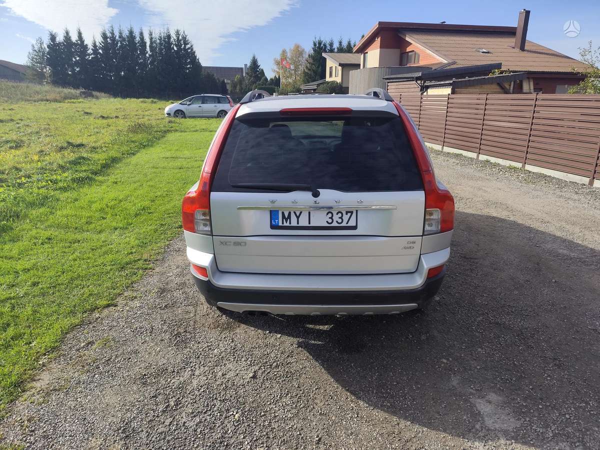 Volvo XC90 2008 — engine 2400 cm³, 216 HP (159kW)