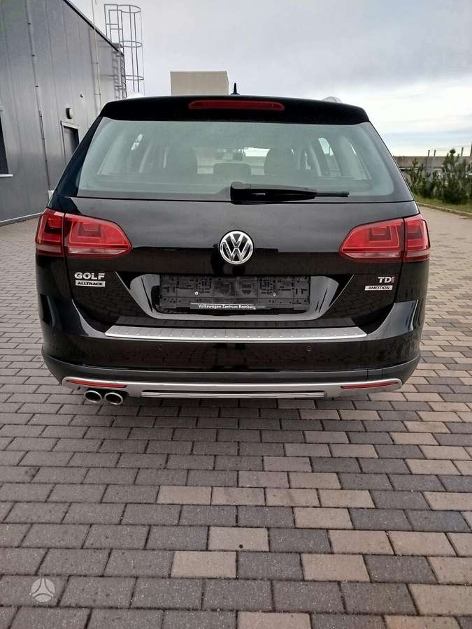 Volkswagen Golf 2015 — двигун 1598 cm³, 110 HP (81kW)