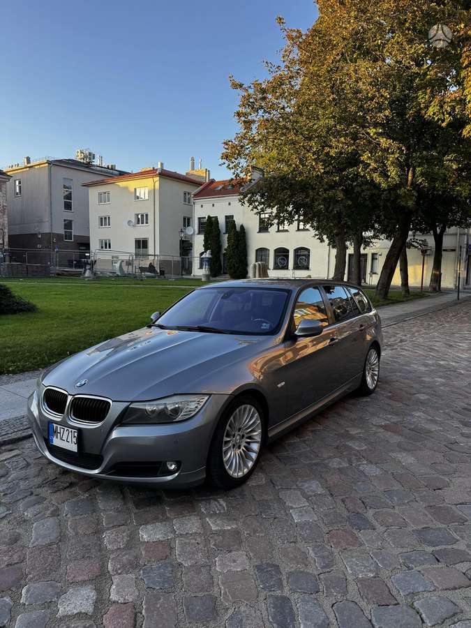 BMW 320 2011 — photo 13