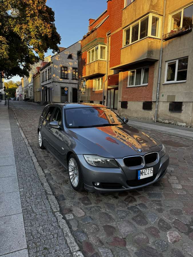 BMW 320 2011 — photo 15