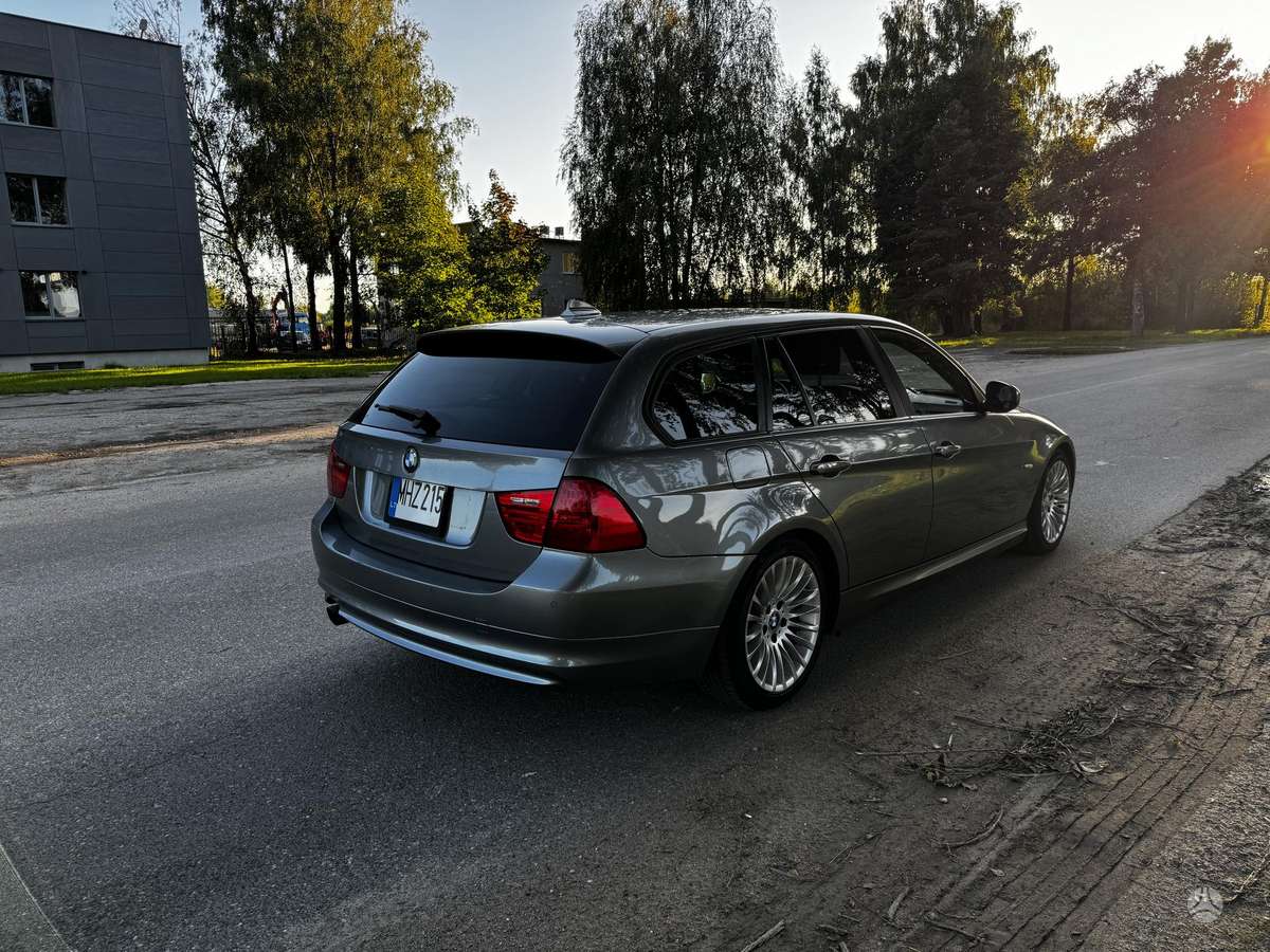 BMW 320 2011 — photo 6