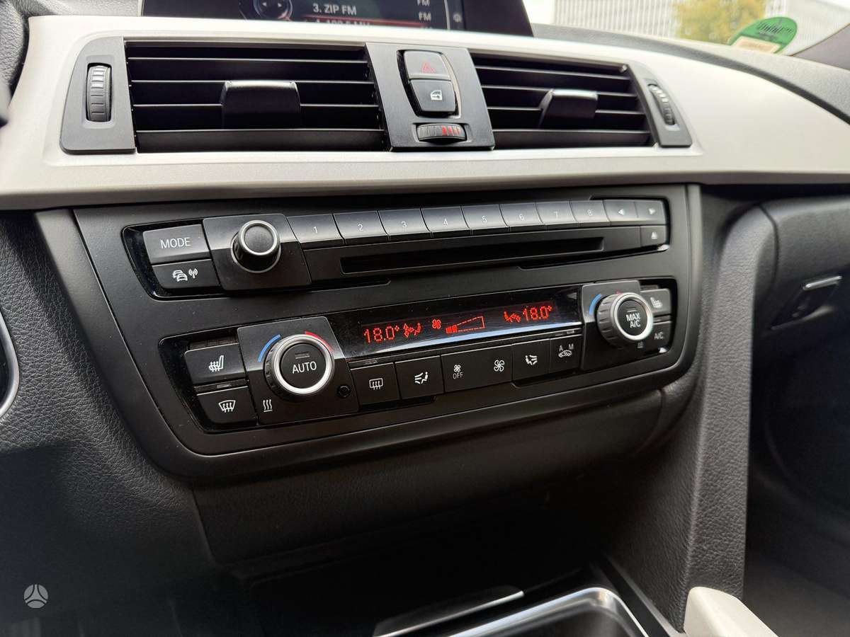 BMW 320 2014 — photo 26