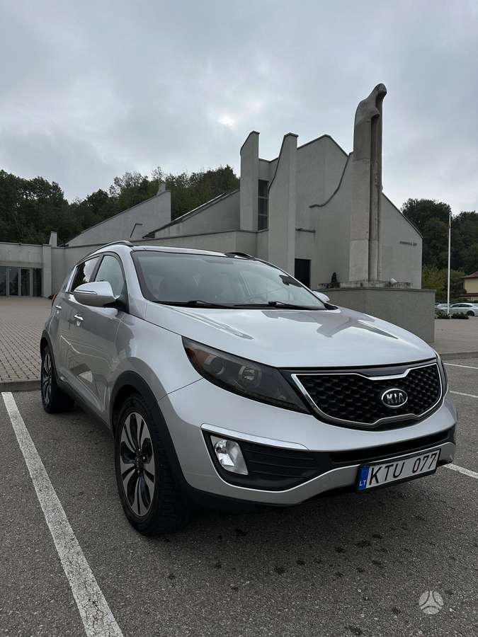 Kia Sportage 2012 — салон