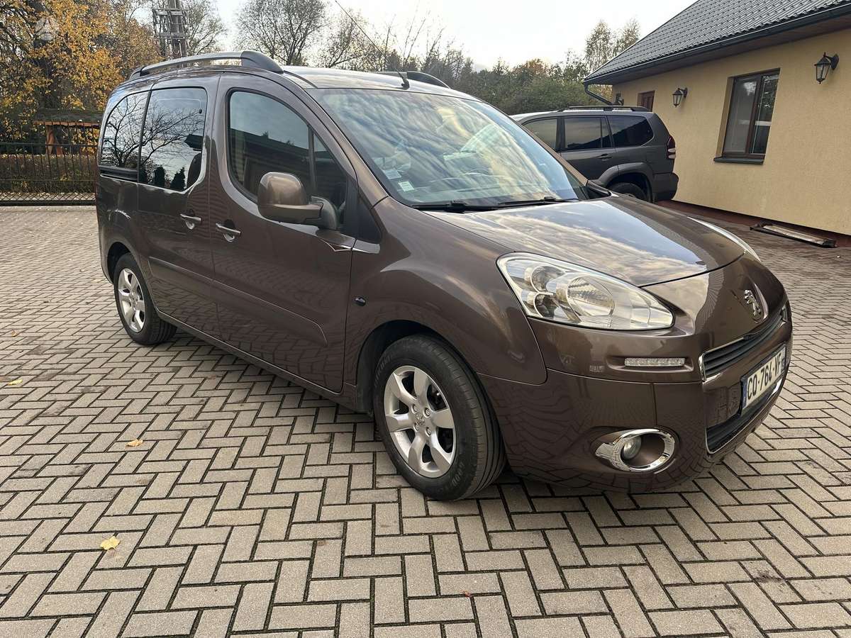 Peugeot Partner 2013 — вигляд ззаду