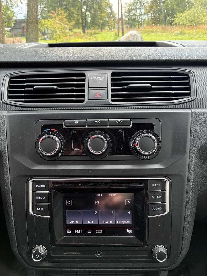 Volkswagen Caddy 2015 — photo 13