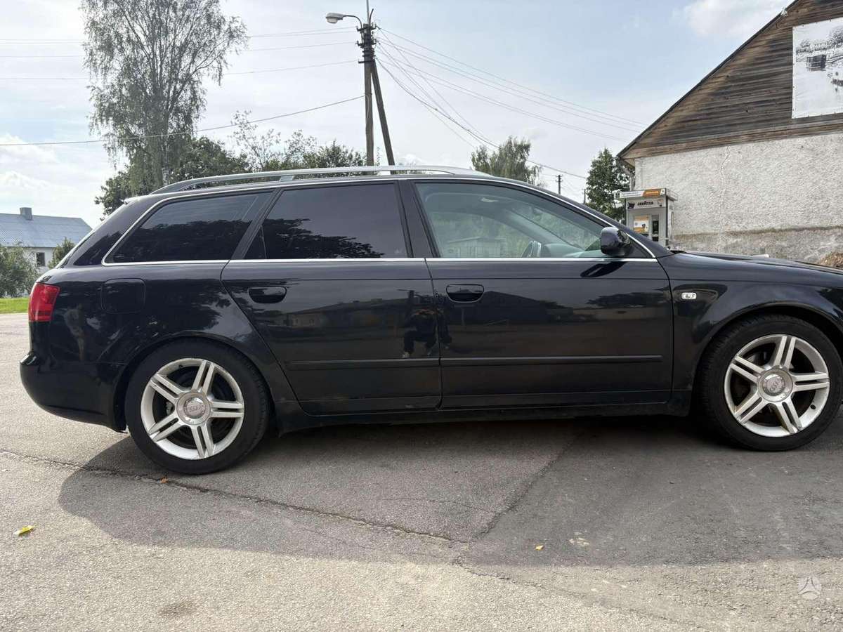 Audi A4 2006 — вигляд ззаду