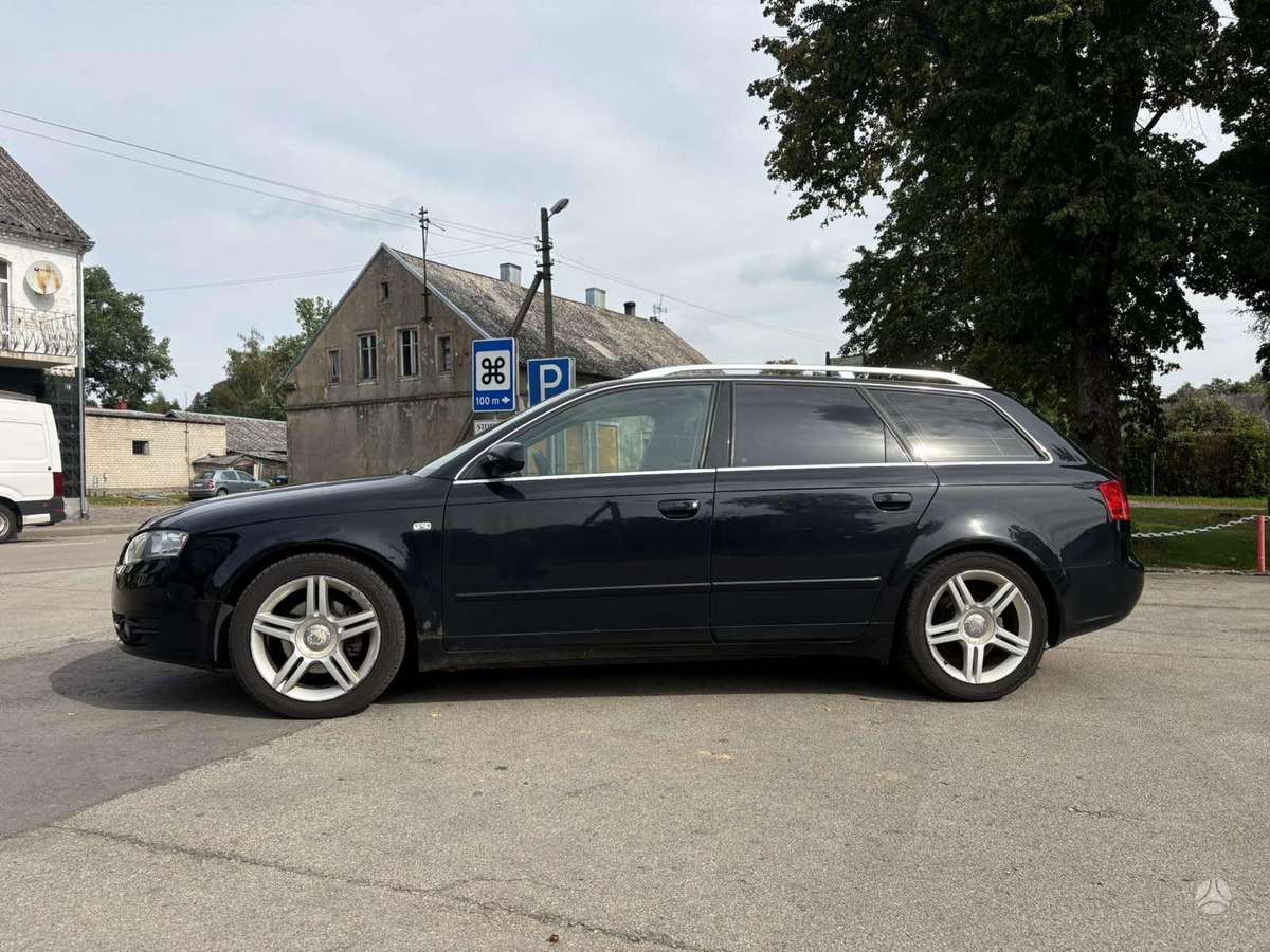 Audi A4 2006 — салон