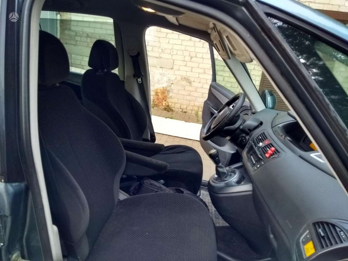 Citroen C4 2008 — photo 17