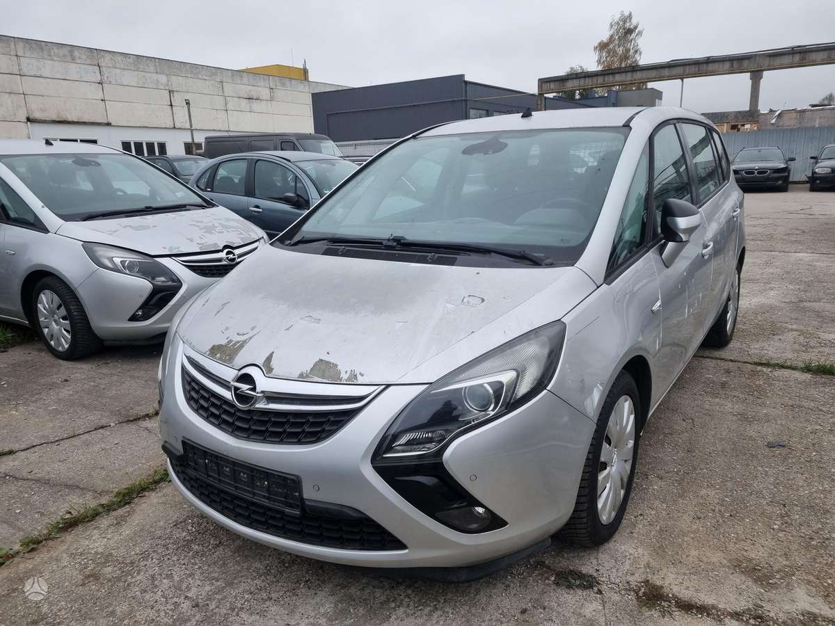 Opel Zafira 2014 — двигун 2000 cm³, 165 HP (121kW)