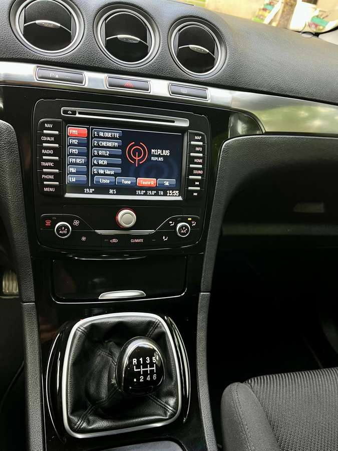 Ford Galaxy 2014 — фото 10