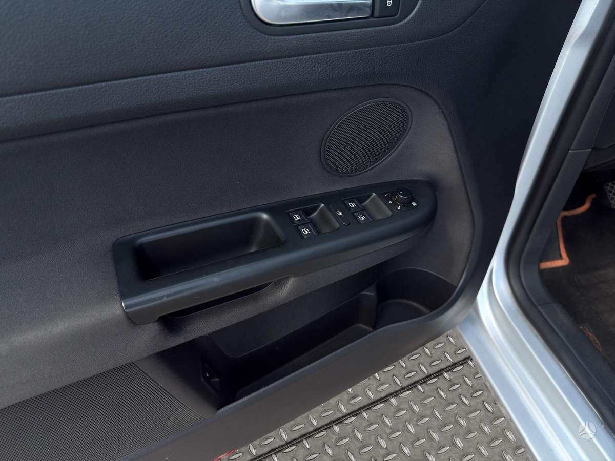 Volkswagen Golf 2009 — photo 14