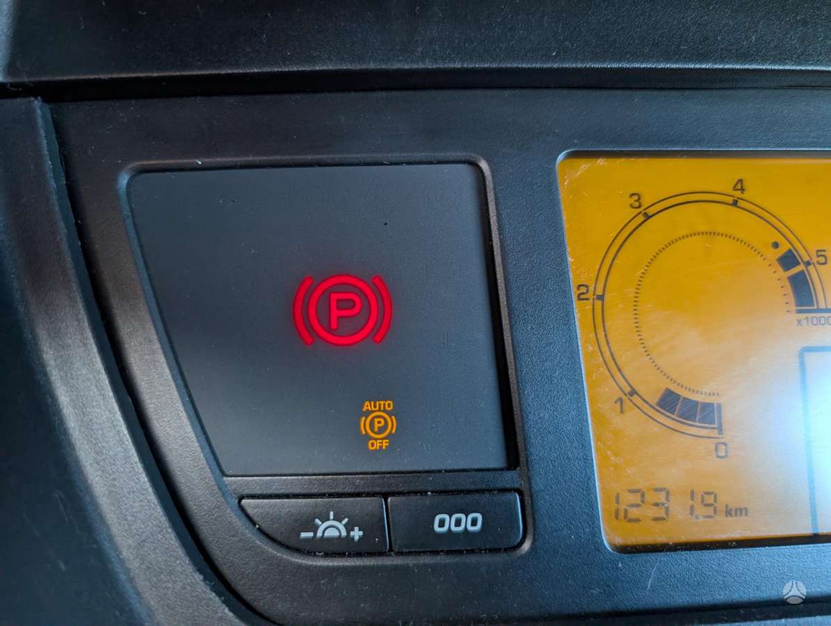 Citroen C4 2008 — photo 19