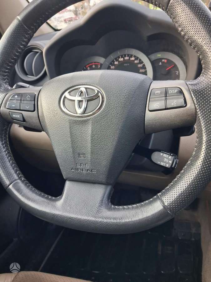 Toyota RAV4 2010 — фото 19