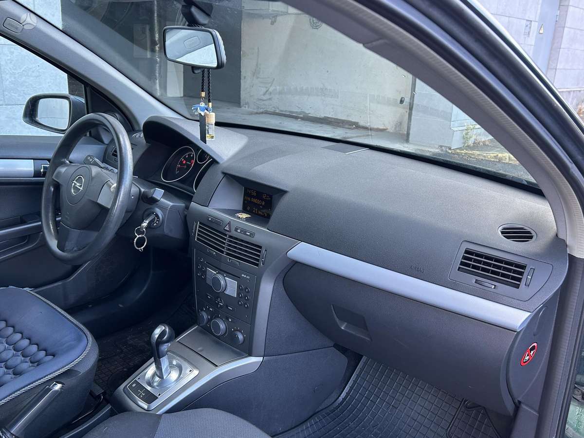 Opel Astra 2006 — photo 7