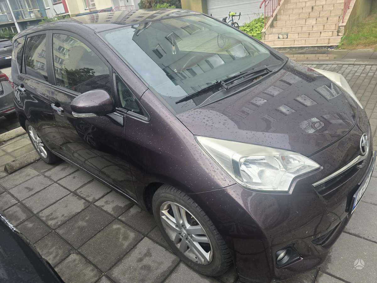 Toyota Verso-S 2013 — photo 5