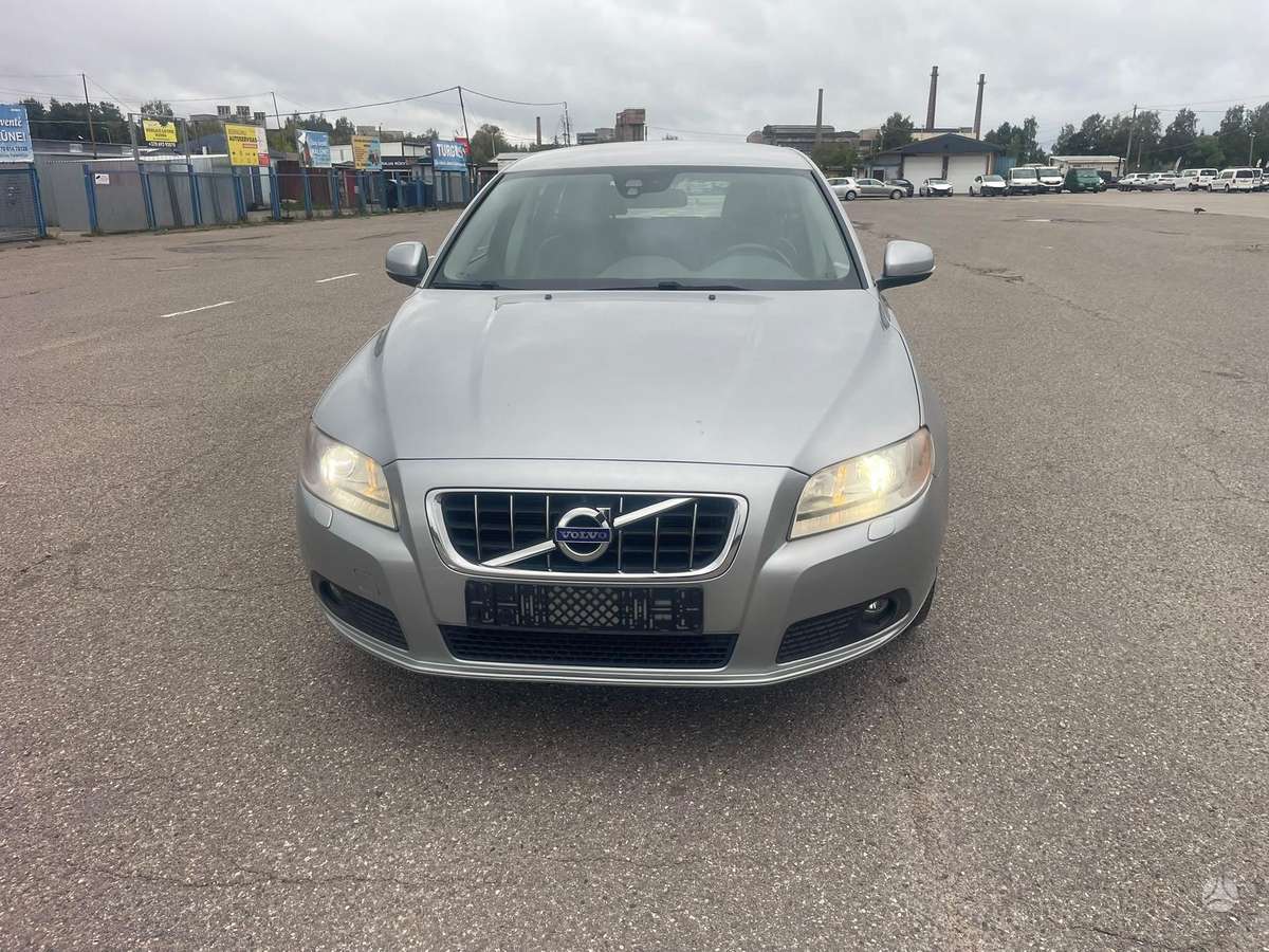 Volvo V70, 2012