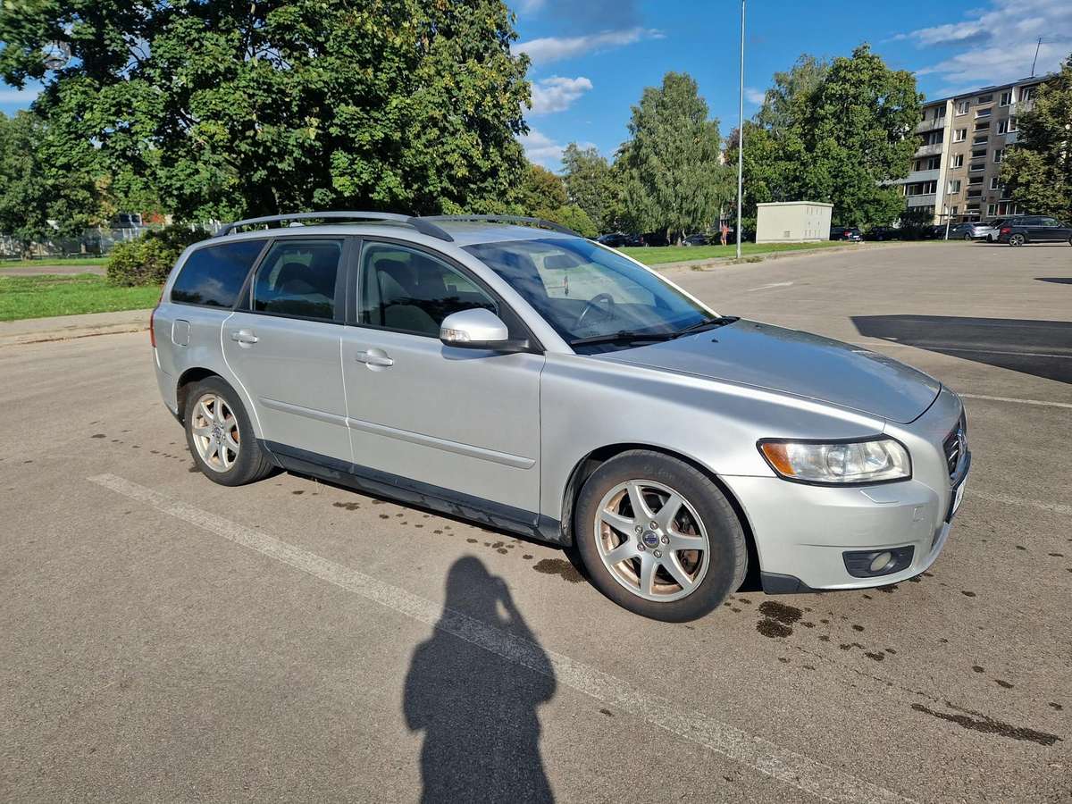 Volvo V50 2009 — engine 1997 cm³, 136 HP (100kW)