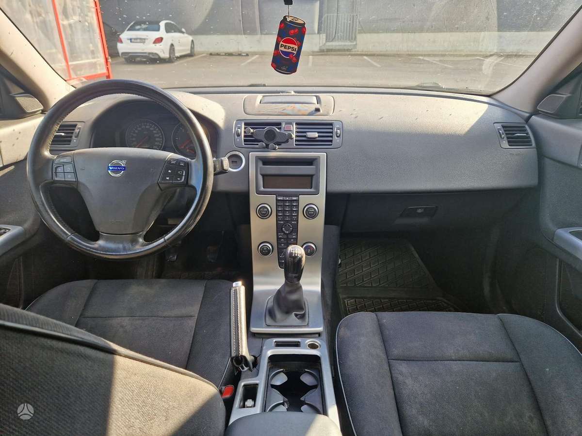 Volvo V50 2009 — photo 6