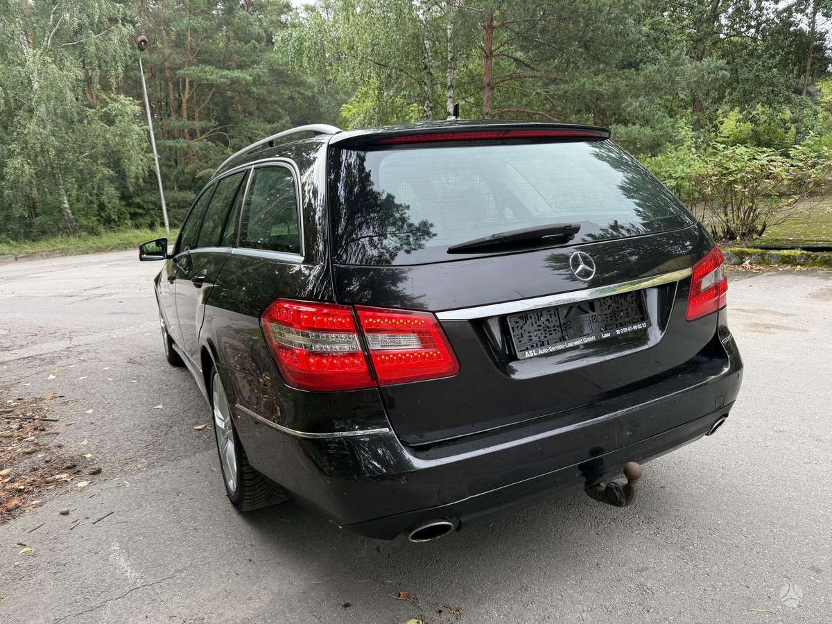 Mercedes-Benz E350 2011 — photo 8