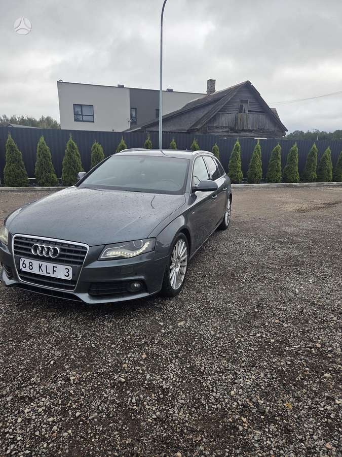 Audi A4 2010 — вигляд ззаду