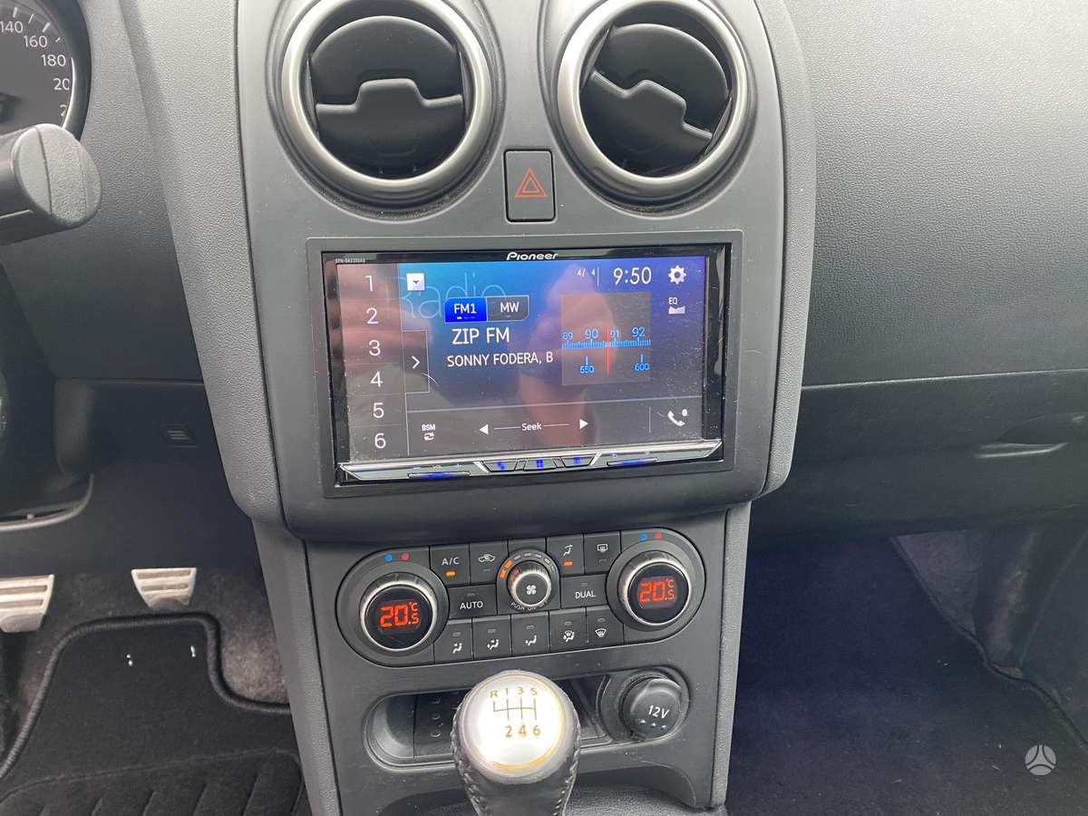 Nissan Qashqai 2011 — photo 16