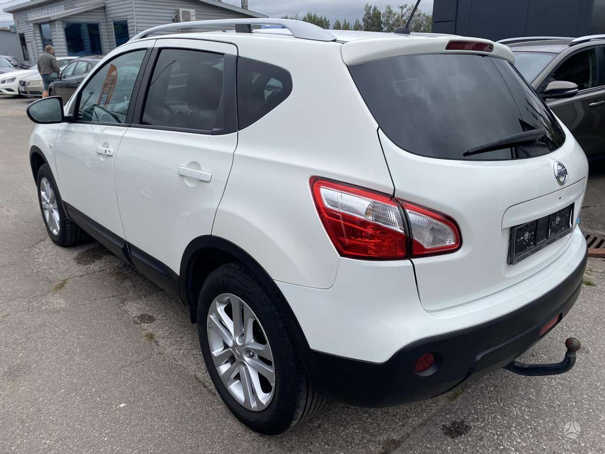 Nissan Qashqai 2011 — engine 1461 cm³, 110 HP (81kW)