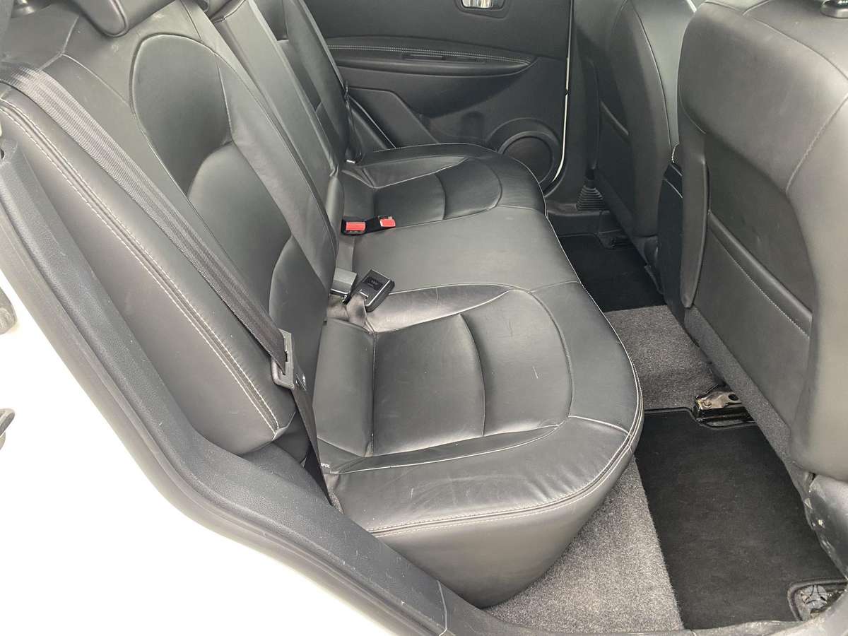 Nissan Qashqai 2011 — photo 8