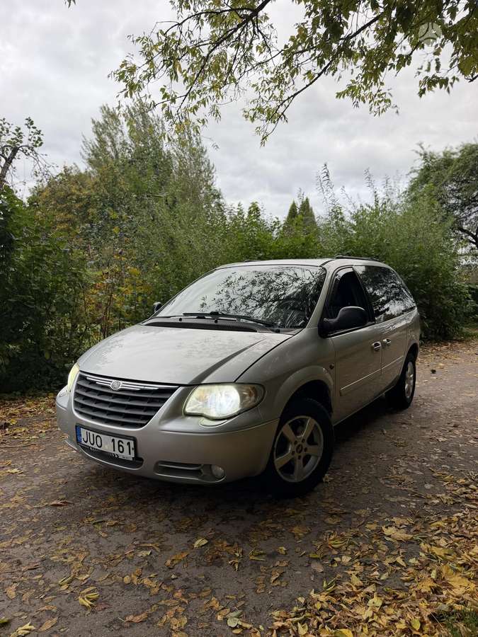 Chrysler Voyager 2005 — салон