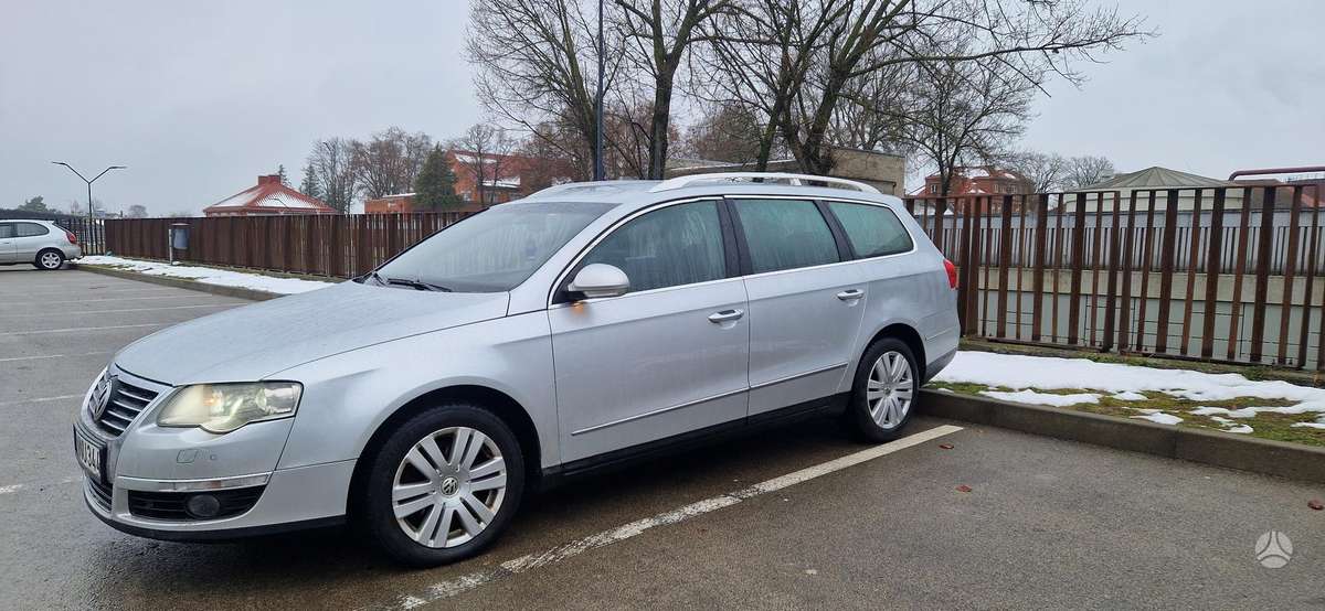 Volkswagen Passat 2006 — rear view