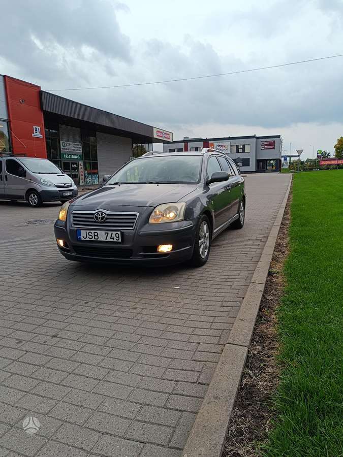 Toyota Avensis 2005 — авто для ЗСУ з Європи