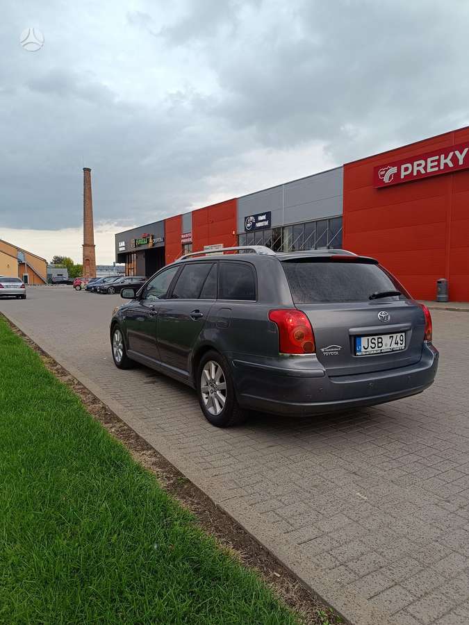 Toyota Avensis 2005 — двигун 1794 cm³, 129 HP (95kW)