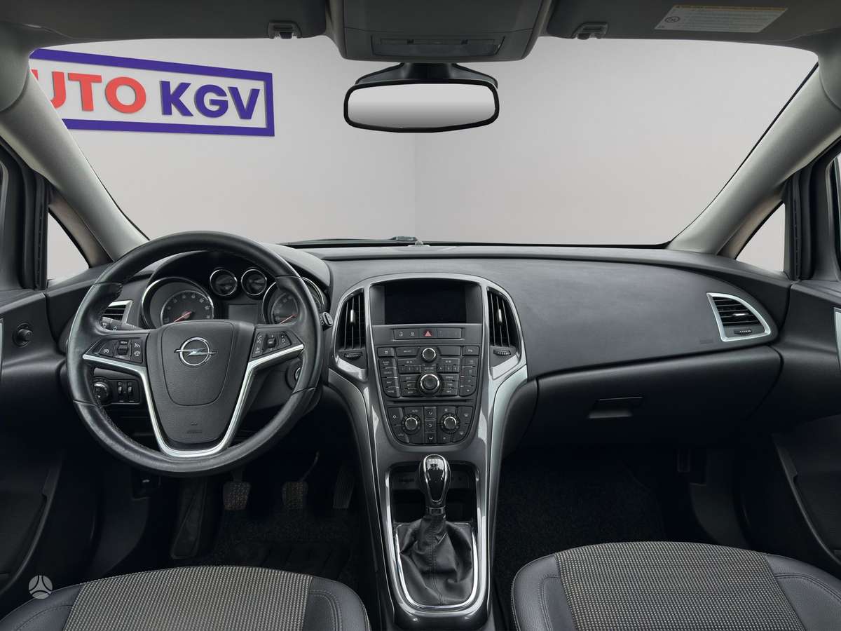 Opel Astra 2014 — фото 12