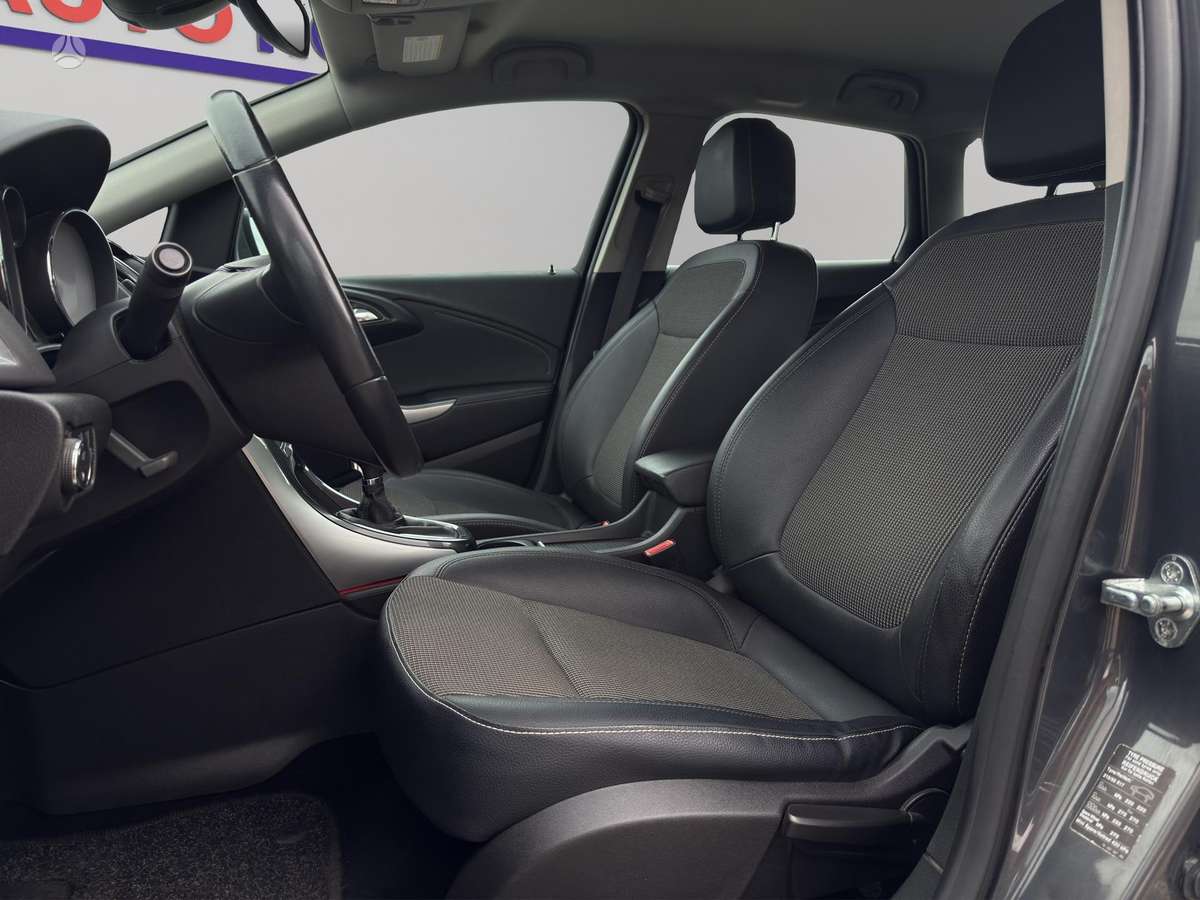 Opel Astra 2014 — фото 14
