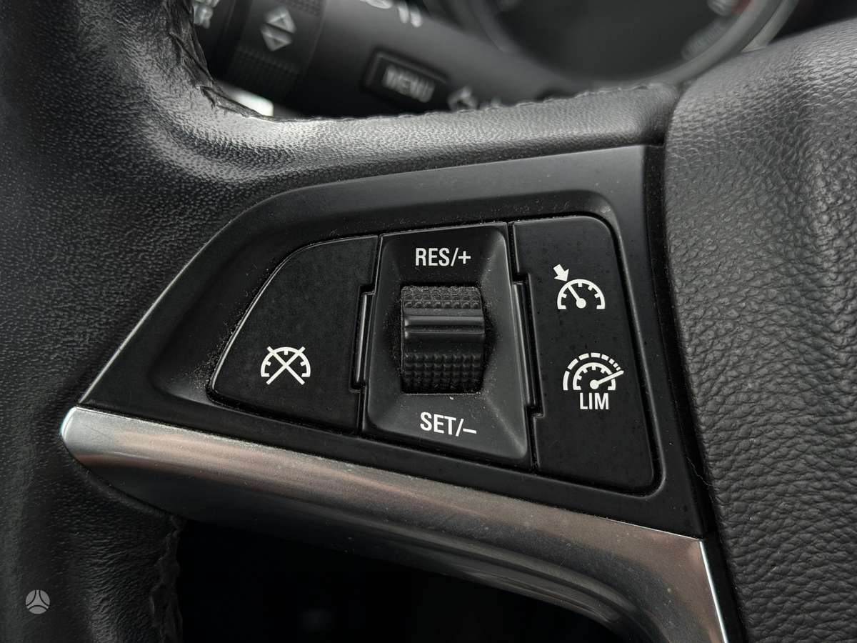 Opel Astra 2014 — фото 18