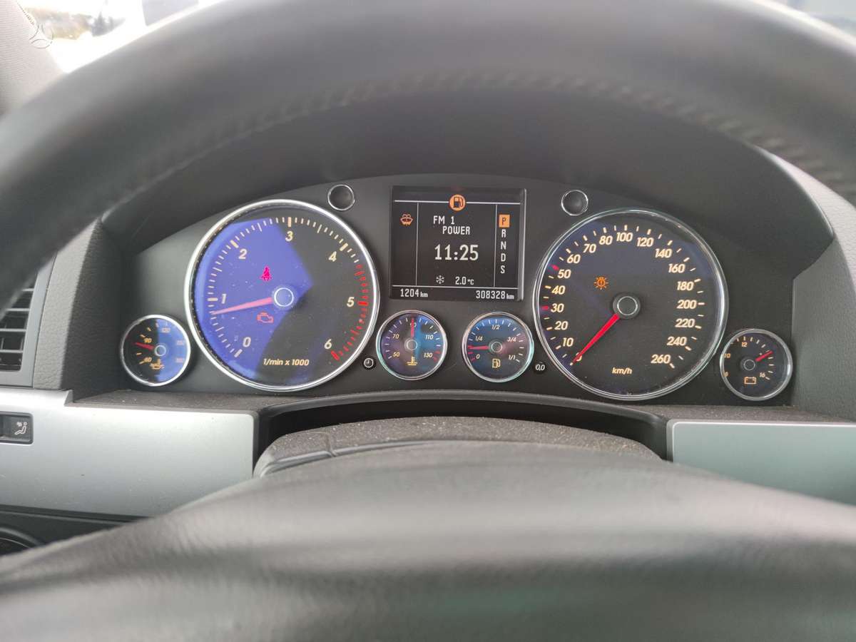 Volkswagen Touareg 2007 — photo 6