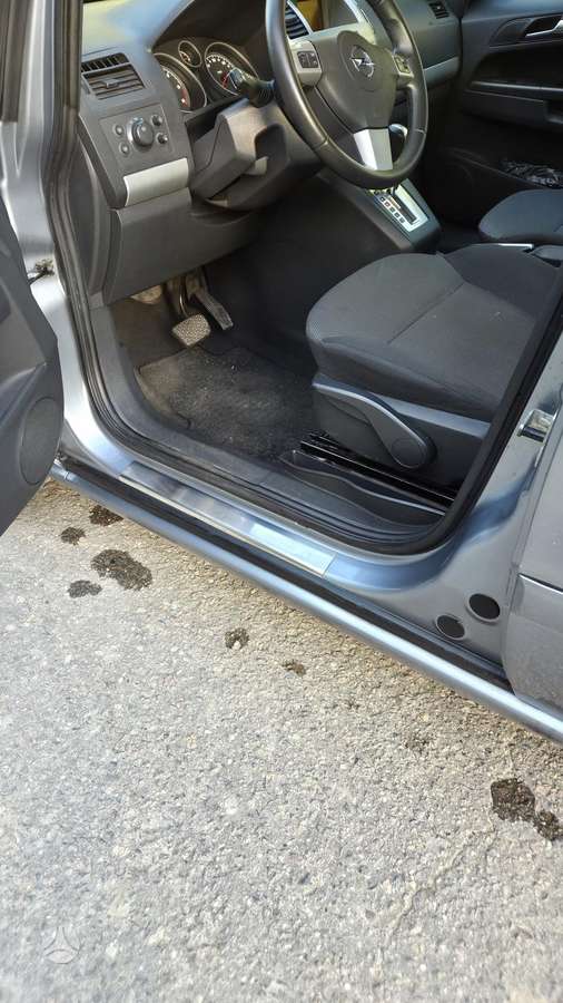 Opel Zafira 2009 — photo 15