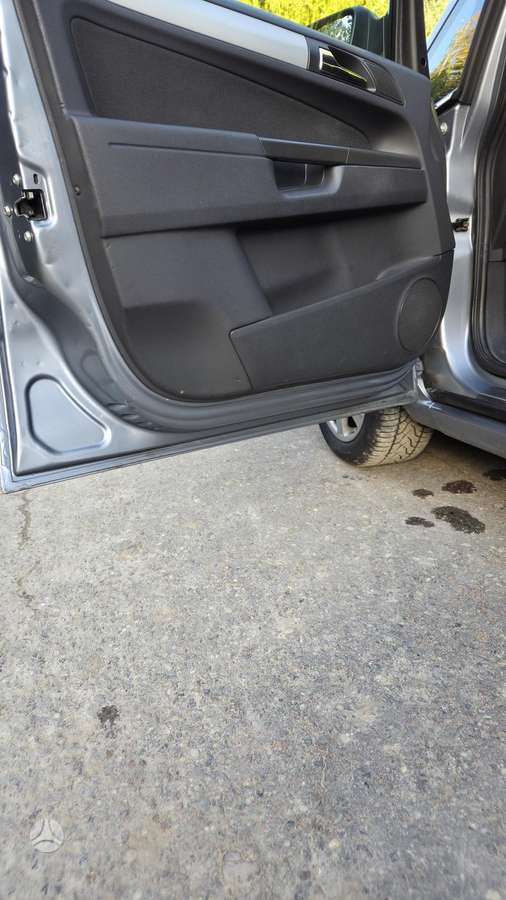 Opel Zafira 2009 — photo 16